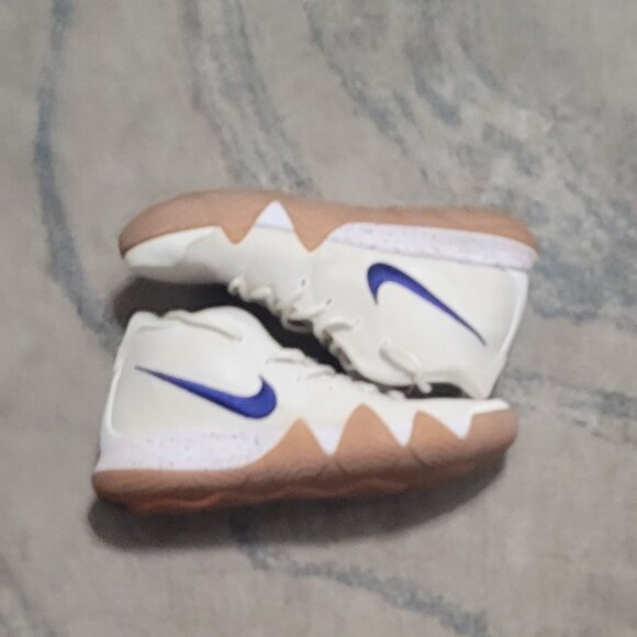 Kyrie 4 uncle drew